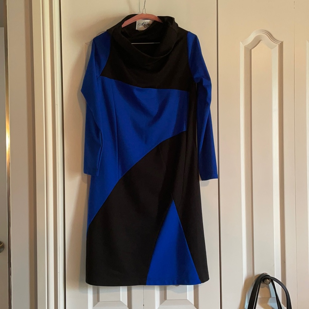 Knit dress blue & black color blocking